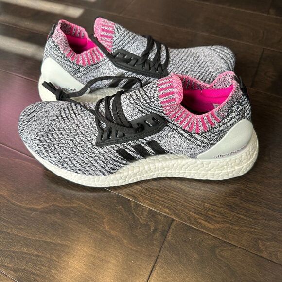 NWT Adidas UltraBoost X - Size 9.5 Grey/White/Black with Pink Accents - Picture 6 of 6